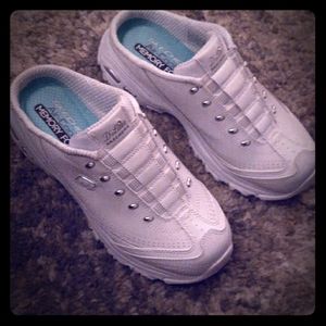 NWOT, Skechers D'Lites size 7 slip on